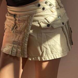 Närv Y2K Low Rise Cargo Utility Mini Skirt Size 26 Beige